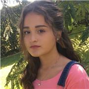 Studentessa offre lezioni di lingua spagnola e inglese, con possibilità di aiuto con i compiti estivi di elementari e medie